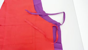 Topwill Women 2 Pockets Polyester Apron Korean Style Washable Pink Kitchen Cooking Cleaning Aprons With Custom Logo Design1