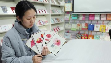 Wholesale Fragrance Gold Foil Happy Mother's Day Cards, Custom Printing Paper Greeting Cards With Envelopes1