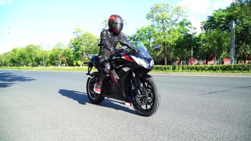 New Model V6 Full Size 170km/h Racing Electric Motorcycle 5000w/ 8000w/ 10000w/ 20000w for Adult1
