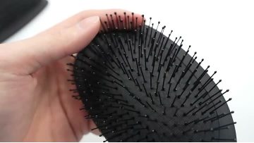 paddle hair brush