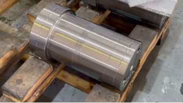 Secondary planetary pin shaft