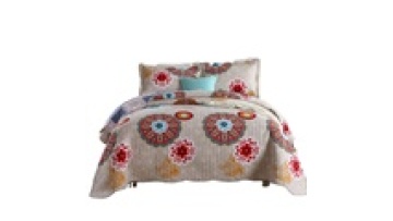 Direct Buy China 3D Patchwork Bedspread & Ruffled Quilted Bedspread Set1