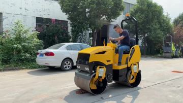 ride on road roller.mp4