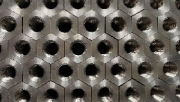 Titanium screw.MP4