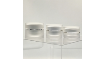 15 - 50 grams of acrylic containers