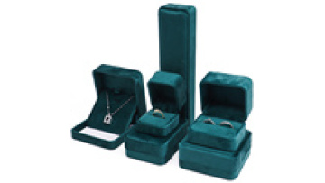 Wholesale custom logo luxury velvet gift jewelry packaging box bracelet necklace cufflinks ring earring green velvet jewelry box1