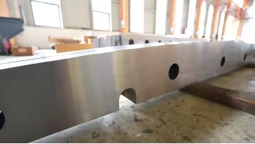 Double-sided scissor blades