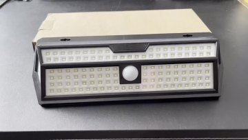 Factory OEM 132Led Super Bright  Wide Angle Waterproof Wall Security Motion Sensor Solar Light For Garden Yard Pathway1