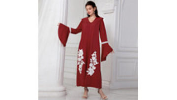 Muslim Women's Abaya Wholesale Ladies Red New Flipped V-neck Flare Sleeve Embroidered Robe Long Skirt Dubai Abaya1