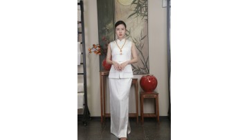 SuSanYin White Double -Slit Skirt