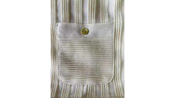 Small pleats available
