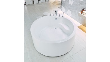 Soaking Bathtub Alcove