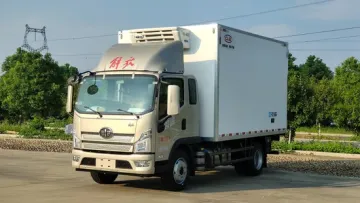 City-Fresh FAW Jiefang 4X2 4.2m Refrigerated Freezer Truck Urban Reefer Truck1