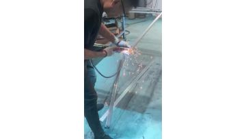 Welding process of door frame