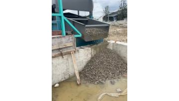 Efficient sand and gravel separator