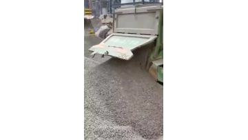 Dump semi-trailer