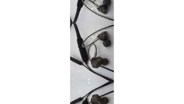 Bluetooth Neckband Earbuds.mp4