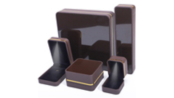 Han Hong Wholesale luxury jewelry box Velvet jewelry box Earring bracelet necklace Brown leather ring led with light jewelry box1