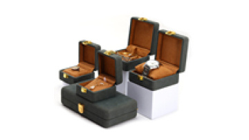 Hanhong wholesale high quality new velvet jewelry packaging box luxury wooden jewelry box necklace bracelet ring green jewelry b1