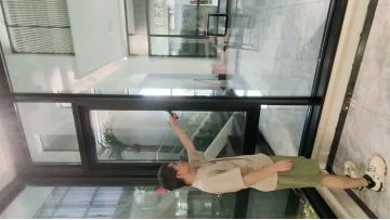 Narrow-edge NFRC certified outward-opening window