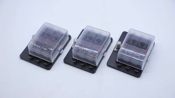 6 Way DC 12~32V Blade Fuse Box Holder Fuse Block with LED Warning Light Protection Cover for Automotive Car Boat Marine Trike1