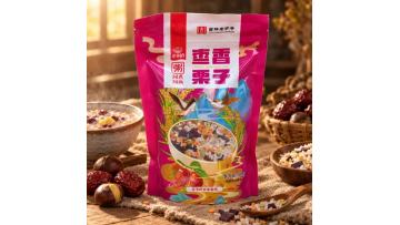 Jujube and chestnut porridge cooked together