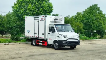 Factory Direct 1veco 129HP 4.2m Refrigerated Box Van Truck1