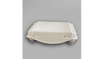 A large white egg box