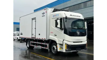 Factory Direct Foton Auman 4X2 6.8m 350HP Refrigerated Long-Haul Truck1