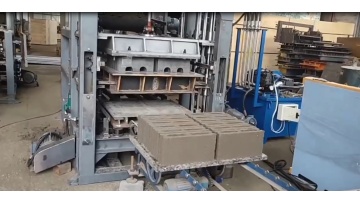 Qt6-15 cement brick making machine