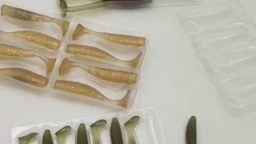 Fish lure blister tray