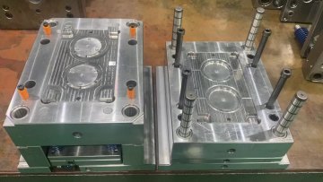 Yixun OEM/ODM Customized High-Quality Accurate Durable Multi-Cavities Plastic Injection mould and moulding Parts with Assembly1