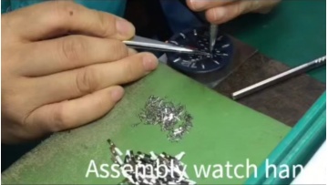 Assembly the watch hands