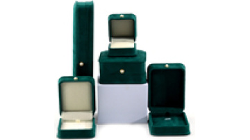 Hanhong wholesale custom luxury jewelry packaging box bracelet earrings necklace pearl lock green velvet ring jewelry box1