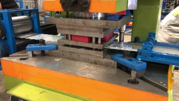 Trade Assurance automatic concertina razor barbed wire mesh making machine1