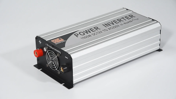 Portable 1500W Reliable Pure Sine Wave Inverter car Inverter 12V/ 24V Dc to 220V Ac Inverter For outdoor work1
