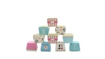 Hot Sale Custom Pattern Printed Square Baking Cups for Cakes, Muffins, and Bread1