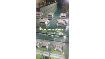 Rotating display of magnetic connectors