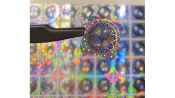 Hologram sticker 24.MP4
