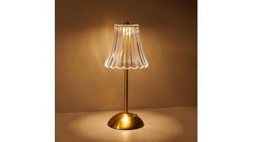 High Quality USB Charging Retro Metal Table Lamp for Cozy Atmosphere