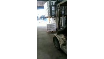 loading to the trucks.mp4