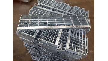 galvanized steel grating stair tread