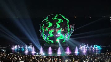 Sculpture pool music fountain