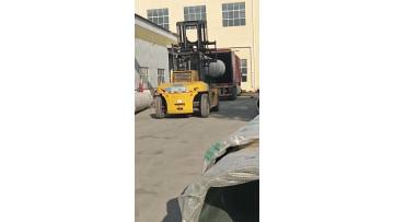 Large-diameter steel pipe container loading in pro