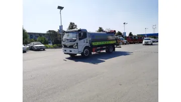 New Arrival Dongfeng 4X2 150HP 7.43cbm High-Efficiency Mist Cannon Water Truck1