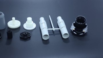 China Guangdong Dongguan Latest design custom bonnet molding plastic injection mould for manufactyrers molding parts die makers1
