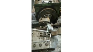Pipe cutting machine