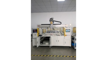 Automatic screw locking machine