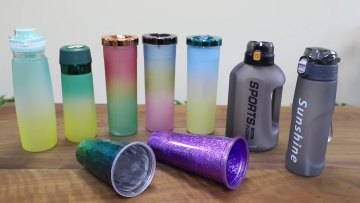 Fashion fitness sports water bottle gradient large capacity kettle straw Portable handle plastic space cup1