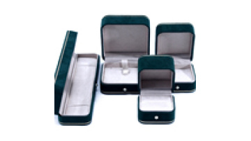 Hanhong 2023 New Luxury Jewelry Packaging Box Bracelet Bracelet Box Custom Logo Green Velvet Necklace Ring Jewelry Box1